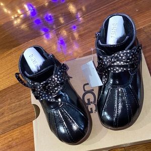 Size 7.5 toddler ugg boots